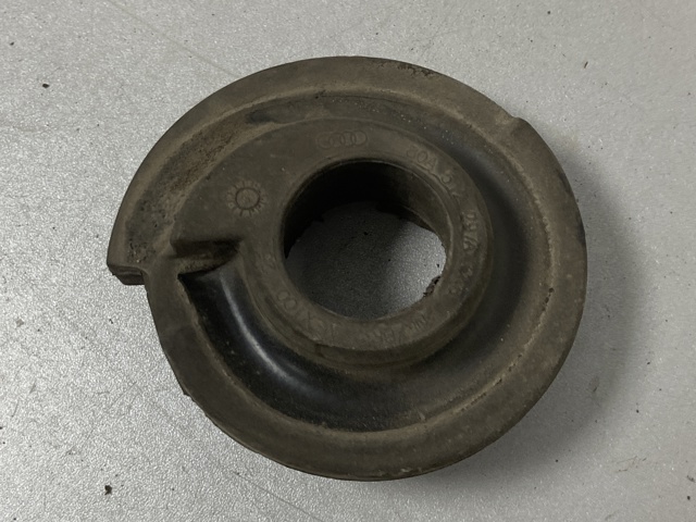 Опора амортизатора заднього 80A512297A VAG