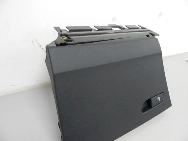 Ящик для рукавичок 80B857035C6PS VAG