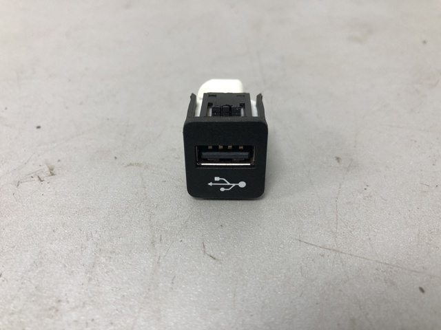 USB-розгалужувач 84109229294 BMW