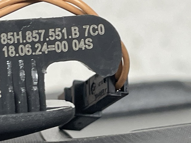 85H857551B7C0 VAG