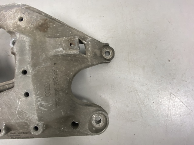Кріплення кпп 8K0399263AF VAG