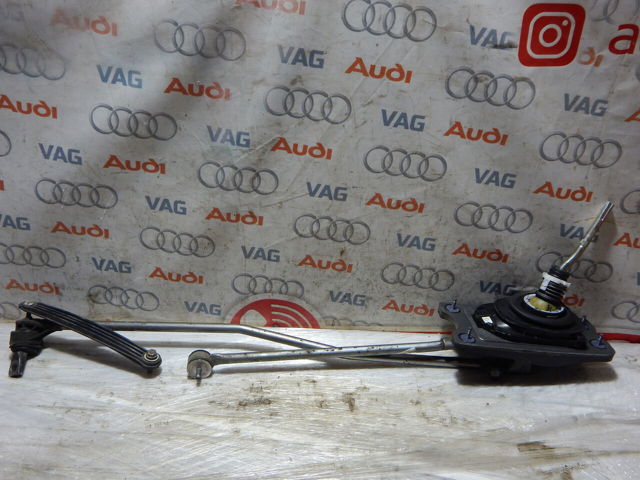 Кронштейн куліси КПП 8K0711151B VAG