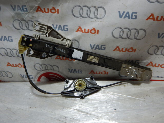 Механізм склопідйомника двері задньої, правої 8K0839462A VAG