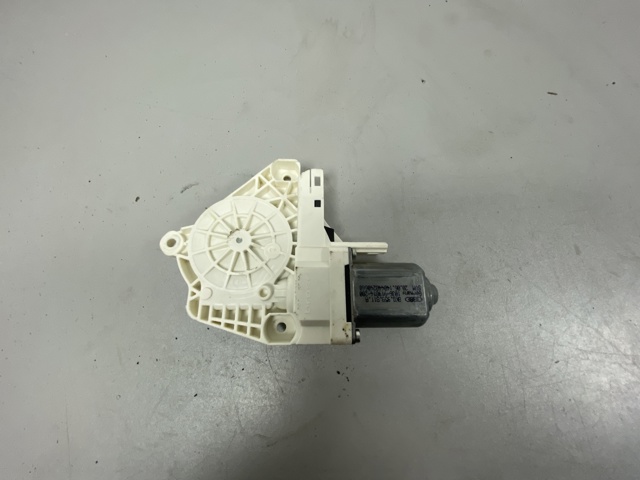 Моторчик склопідйомника двері задніх, лівих 8K0959811A VAG