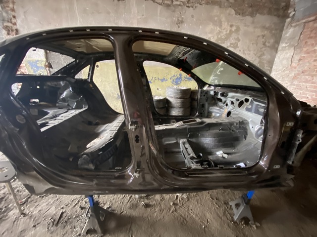 Отвір передніх правих дверей 8K5809840 VAG