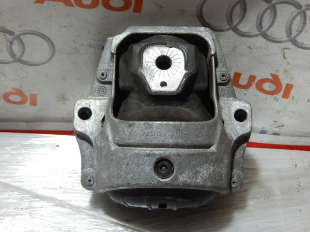 Права подушка мотора 8R0199381AJ VAG