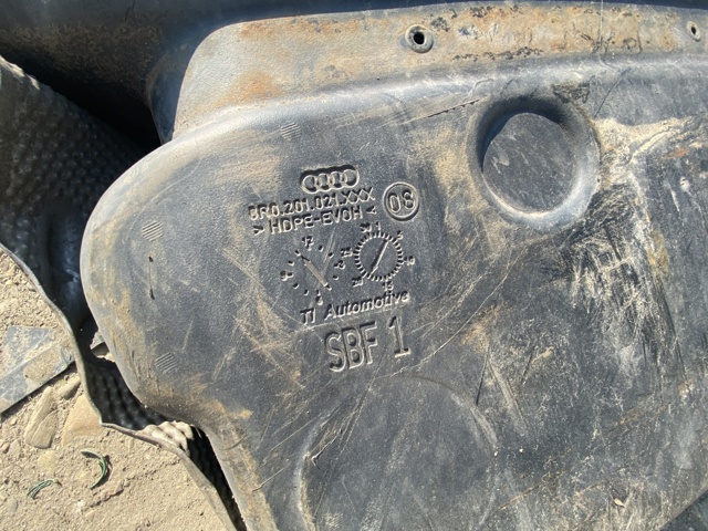 Бензобак 8R0201060R VAG