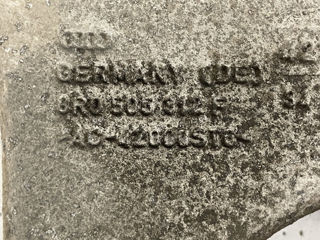Балансир задній нижній, правий 8R0505312F VAG