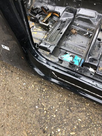 Поріг зовнішній правий 8R0809848A VAG