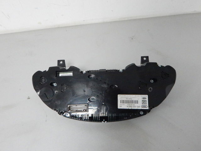 щиток приладу 8R0920950R VAG