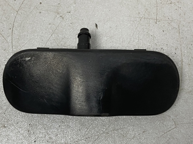 Форсунка омивача скла лобового, ліва 8R0955987B VAG