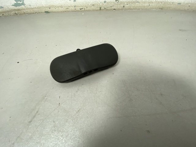 Форсунка омивача скла лобового, ліва 8R0955987B VAG