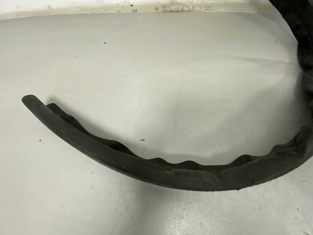 Гумка ущільнювача під капот 8T0823723A VAG