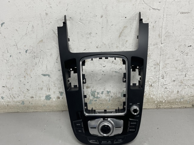 Пульт керування магнітолою 8T0919611KWFX VAG