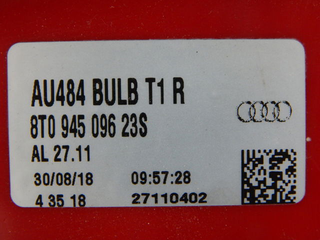 Фара задня права зовнішня 8T0945096 VAG