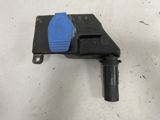 Горловина бачка омивача 8T2955463B VAG
