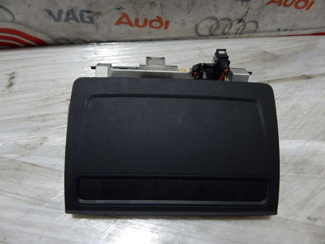 Дисплей бортового комп'ютера 8V0919603C VAG