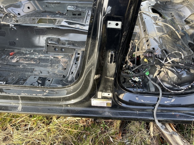 Бічна частина задня ліва 8V5809839 VAG