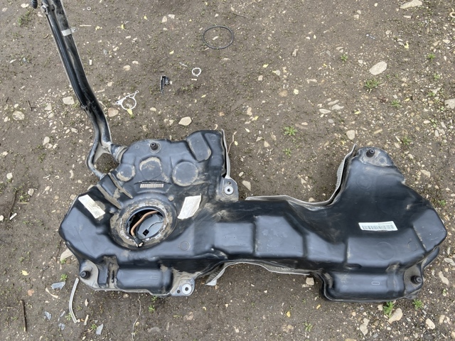 Бак паливний додатковий 8W0201021CQ VAG