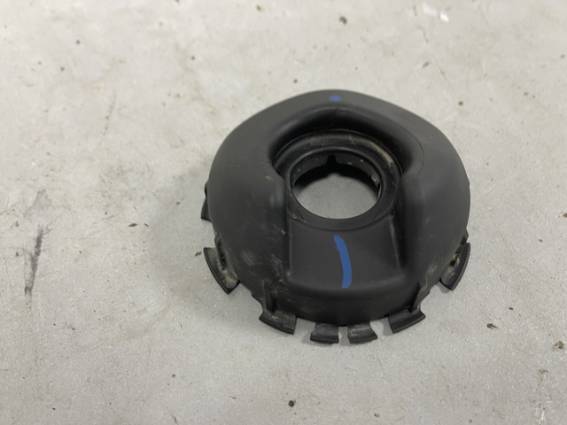 Кришка опори амортизатора переднього 8W0412375D VAG