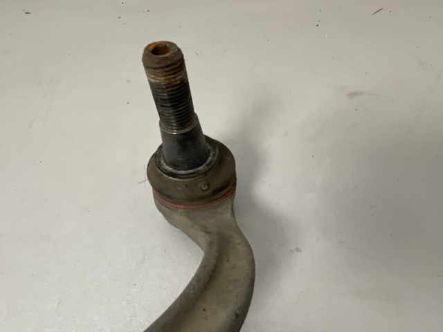 Наконечник рульовий 8W0423812B VAG