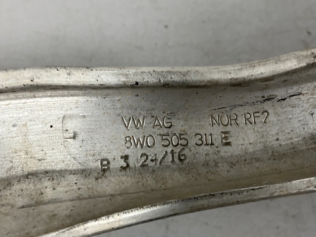 Важелі задньої підвіски 8W0505311E VAG
