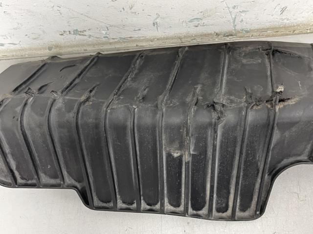 Захист заднього нижнього важеля 8W0505415E VAG
