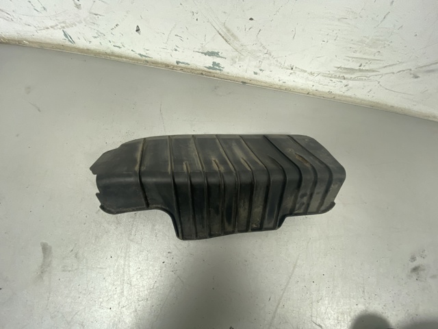 Захист заднього нижнього важеля 8W0505416E VAG