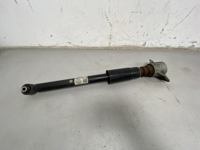 Стійка амортизатора задня 8W0513035AA VAG