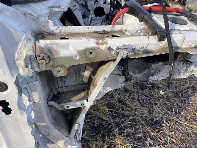 Лонжерон рами передній правий 8W0803104A VAG