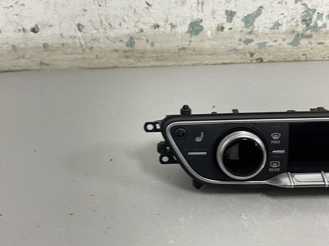 Механізм управління кондиціонером 8W0820043T VAG