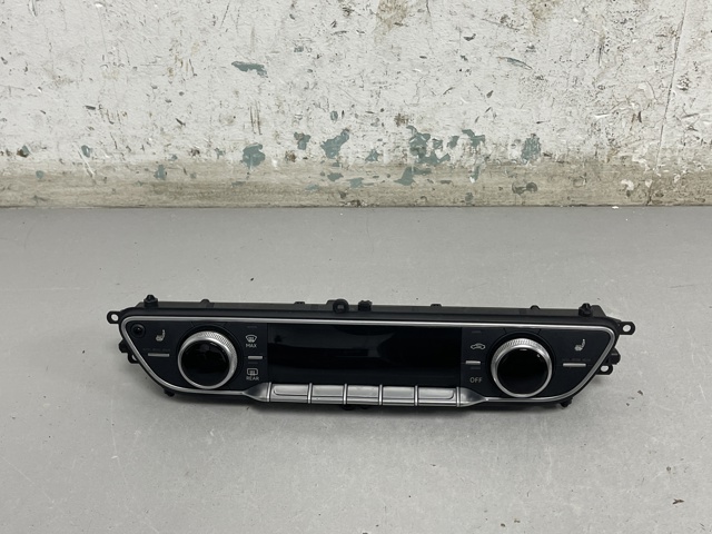 Блок управління кондиціонером 8W0820043T VAG