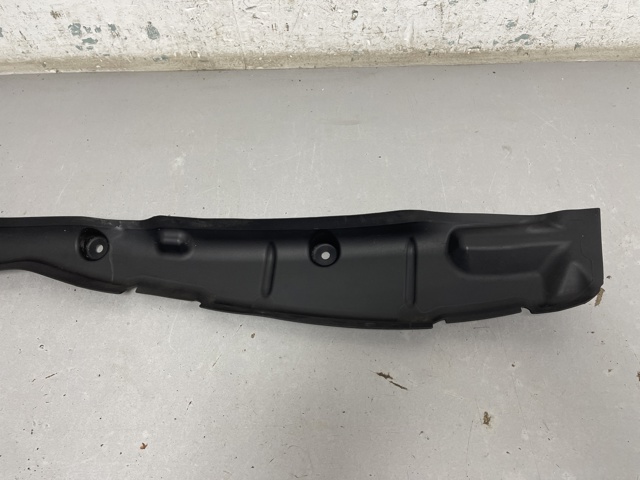 Ущільнювач арки крила 8W0821112 VAG
