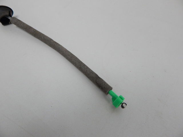 Трос відкривання двері передньої 8W0837085C VAG