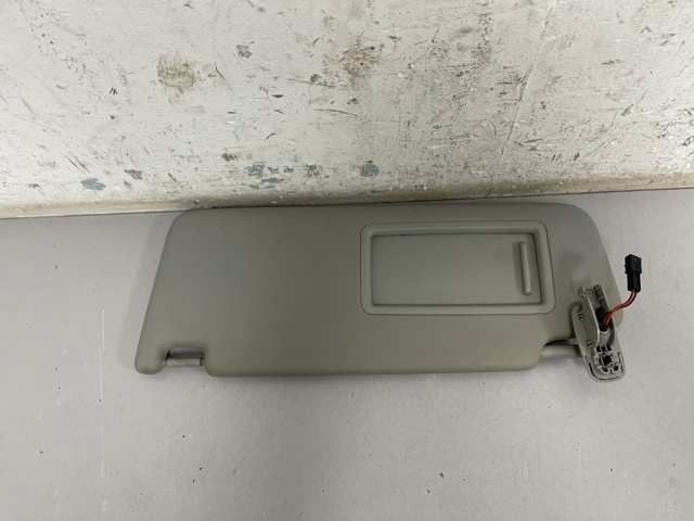 Козирок протисонячний 8W0857551AAEA7 VAG