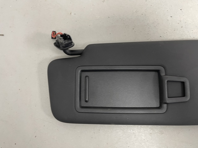 Козирок сонцезахисний 8W0857551K7C0 VAG