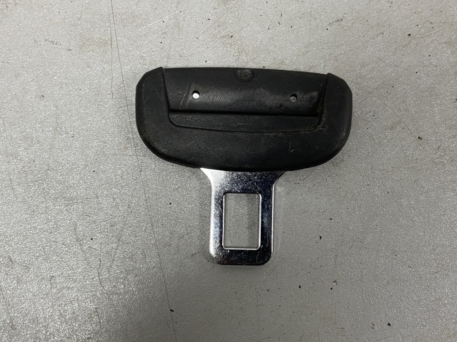 Пасок безпеки задній правий 8W0857806A VAG