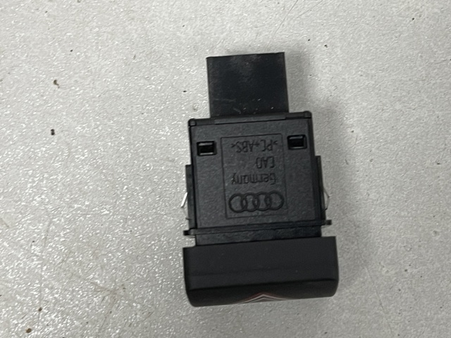 Кнопка аварійної сигналізації 8W0941509A VAG