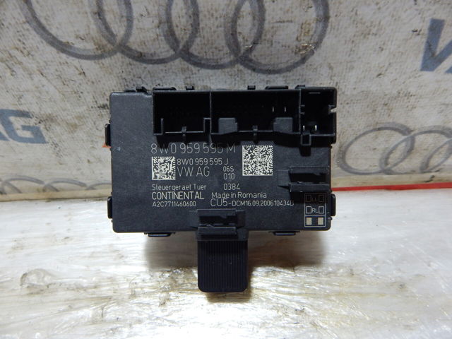 Блок комфорту задніх дверей 8W0959595M VAG