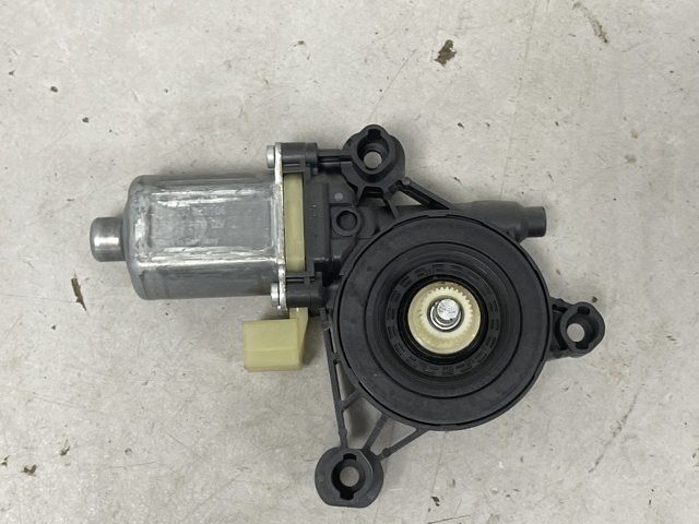 Мотор склопідйомника дверей передніх, правих 8W0959802 VAG
