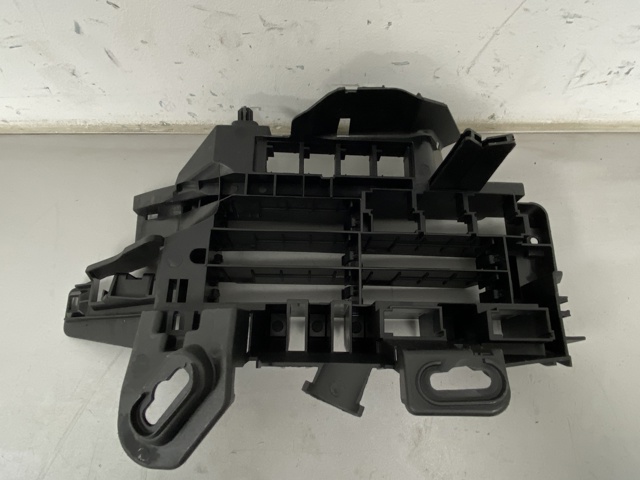 Коробка запобіжників 8W0971845AJ VAG