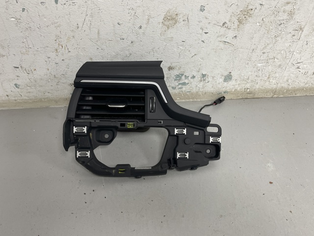 Решітка повітроводу ліва 8W1820901B VAG