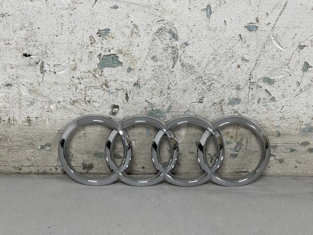 Емблема кришки багажника, фірменнийзначок 8W5853742 VAG