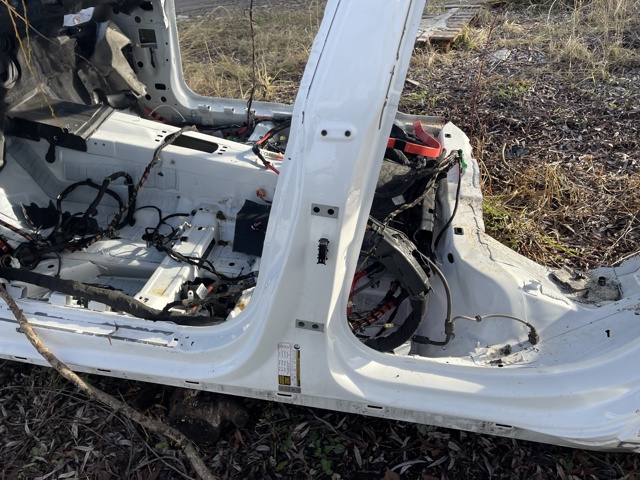 Отвір передніх лівих дверей 8W8809839 VAG