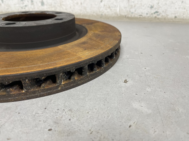 Диск переднього гальма 95C615301A VAG