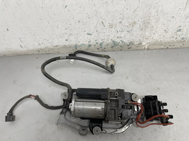 Компресор підкачки амортизаторів 9J1616006D PORSCHE