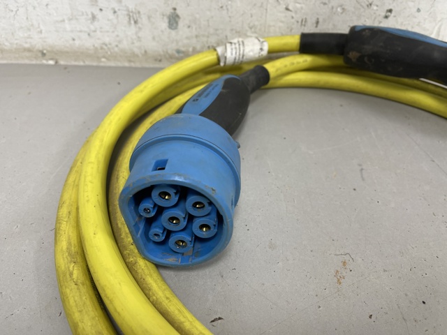 Кабель для заряджання електромобіля A0005832098 MERCEDES
