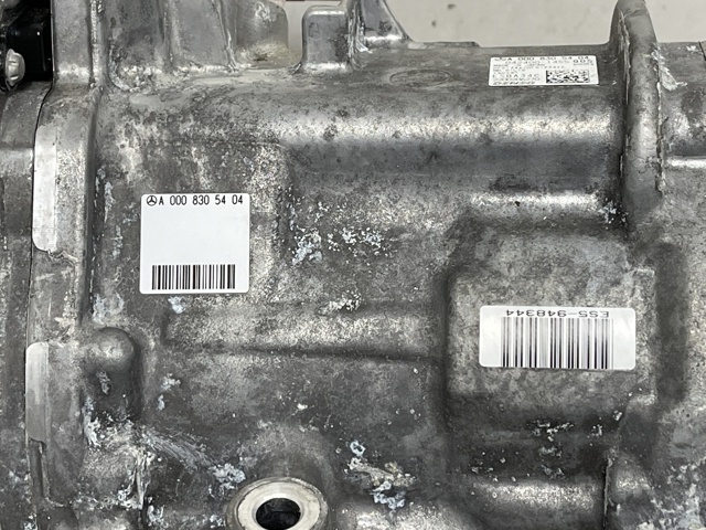 Компресор кліматичної установки A0008305404 MERCEDES