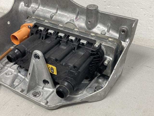 Електропідігрівач охолоджуючої рідини A0008358103 MERCEDES
