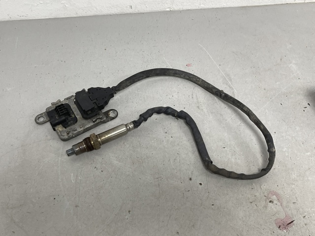 Датчик оксидів азоту NOX, задній A0009058111 MERCEDES